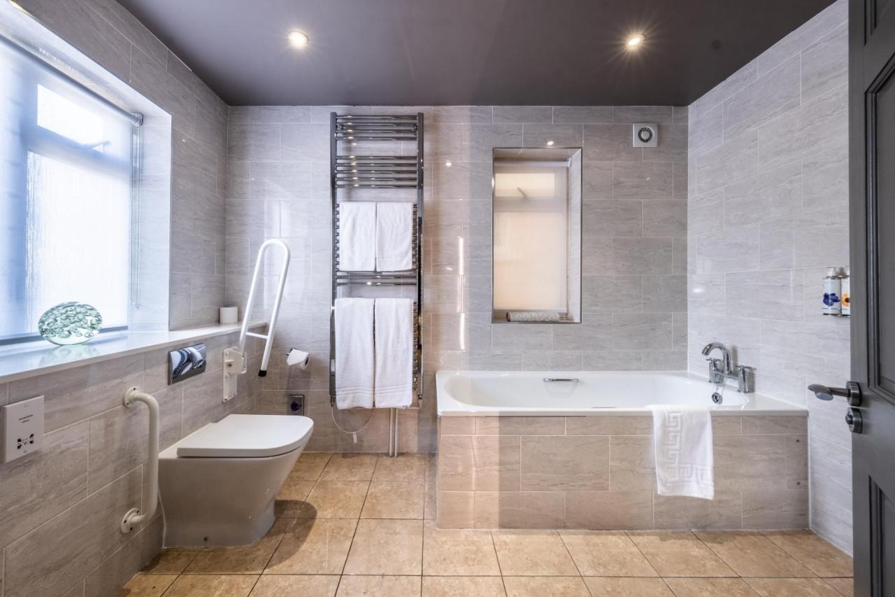 The Cricketers Clavering Экстерьер фото